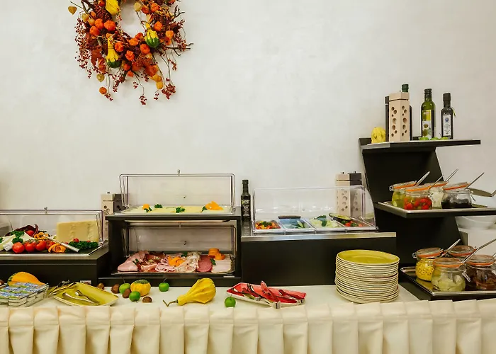 Myo WenceslasAlbergo